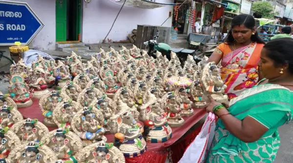 விநாயகர் சதுர்த்தி கொண்டாட்டம் களைகட்டியது: சென்னை முழுவதும் பக்தி பரவசம்!